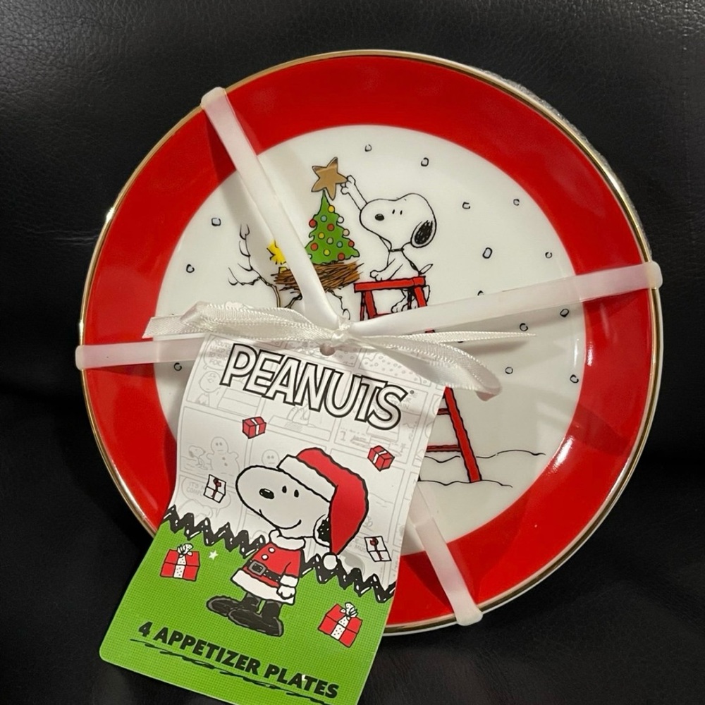 Christmas Peanuts Appetizer Plates (Set of 4) - Peanuts Charlie Brown Christmas